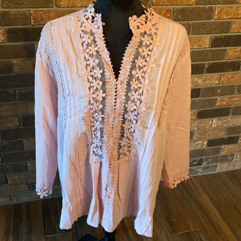 Size xl pink lace crochet vneck 3/4 sleeves never worn, nwot